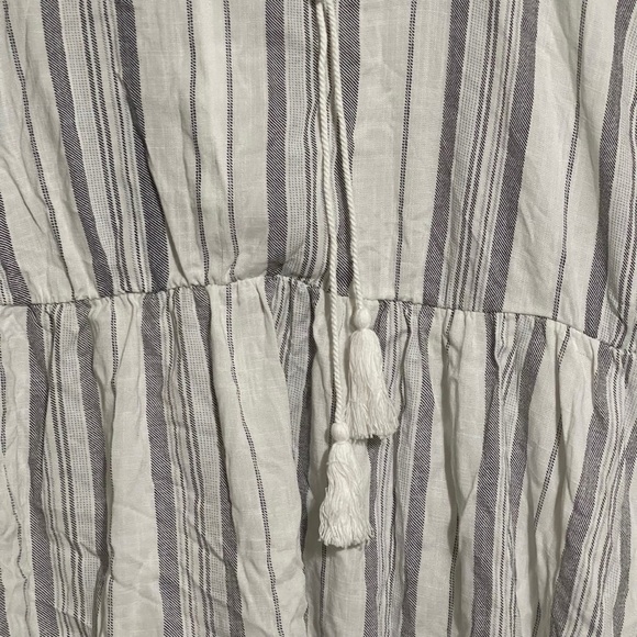 Torrid NWT Striped Peplum Rayon Slub Dolman Top Blouse White Gray Plus Size 3X - Picture 2 of 6